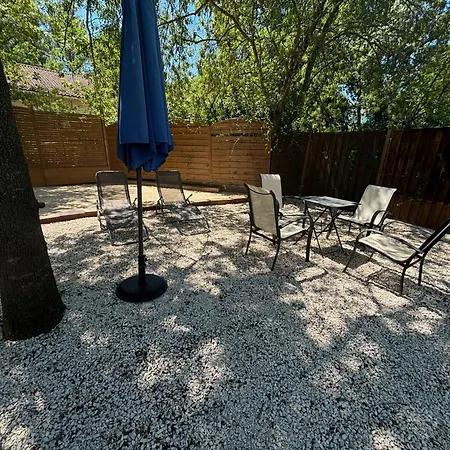 Maison Au Calme, Piscine, Terrain De Petanque *